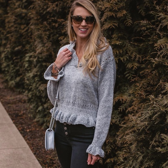 ChicWish |Gray Knit V Neck Sweater w/Cuff Wrists & Frill Sz L - Picture 11 of 12